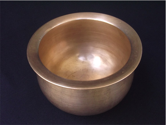 Andhra antique Brass curry pot size.Height 4.3 inches ,width at the moth 6.3 inches -top view