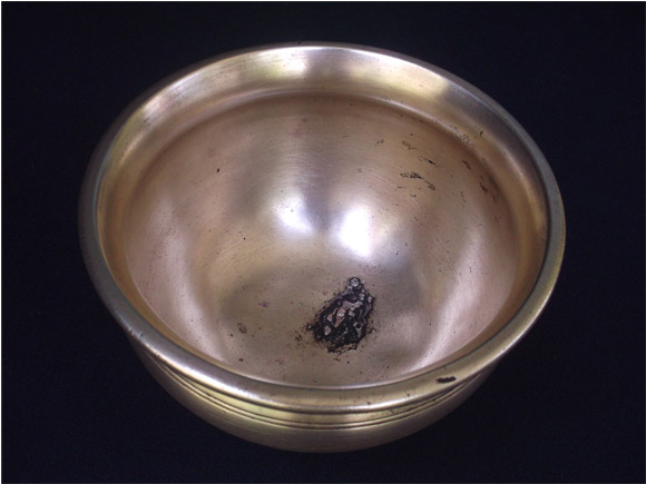 Tamil Nadu Antique bronze curry pots size Height 4.3 inches ,width at the mouth 6.75 inches -top view
