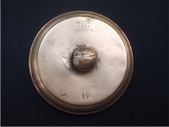 “Patent“ mark and “4 ½ “ capacity mark shown on the top lid of the tiffin carrier