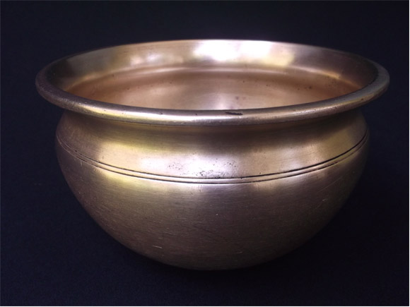 Tamil Nadu Antique bronze curry pots size Height 4.3 inches ,width at the mouth 6.75 inches -front view