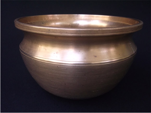 Tamil Nadu Antique bronze curry pots size Height 4.5 inches, width at the mouth 7.0 inches -front view