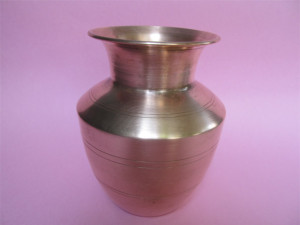 Iyengar copper chombu can hold almost 3 glasses of water